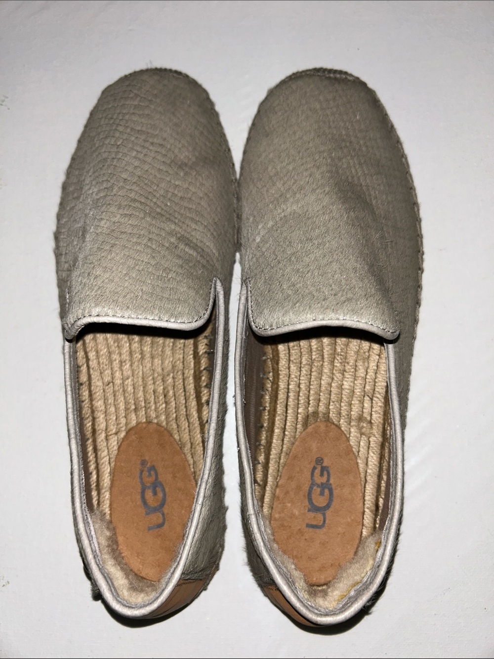 NWOB UGG Sandrinne Calf Hair Scales Slip-On Espadrille Loafers in Light Taupe